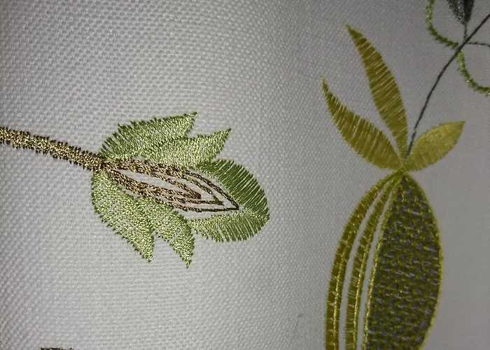 La Maison D'adelaide D'hotes Bed & Breakfast 3*